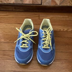 Dansko 39 lace up shoes